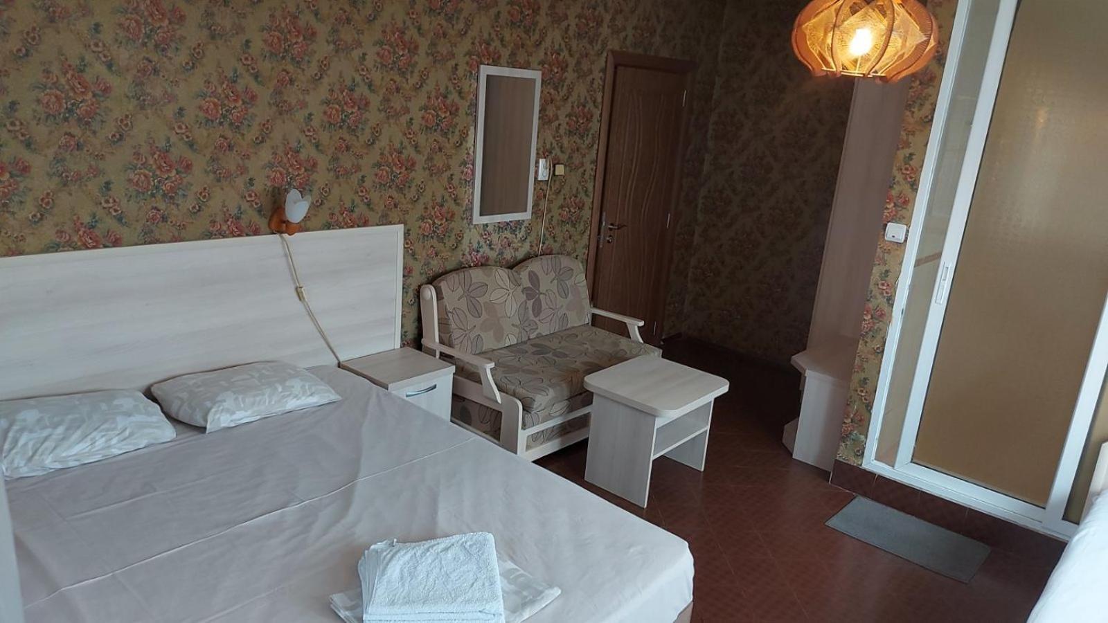 Family Hotel Emaly 1 Bankya Exterior foto