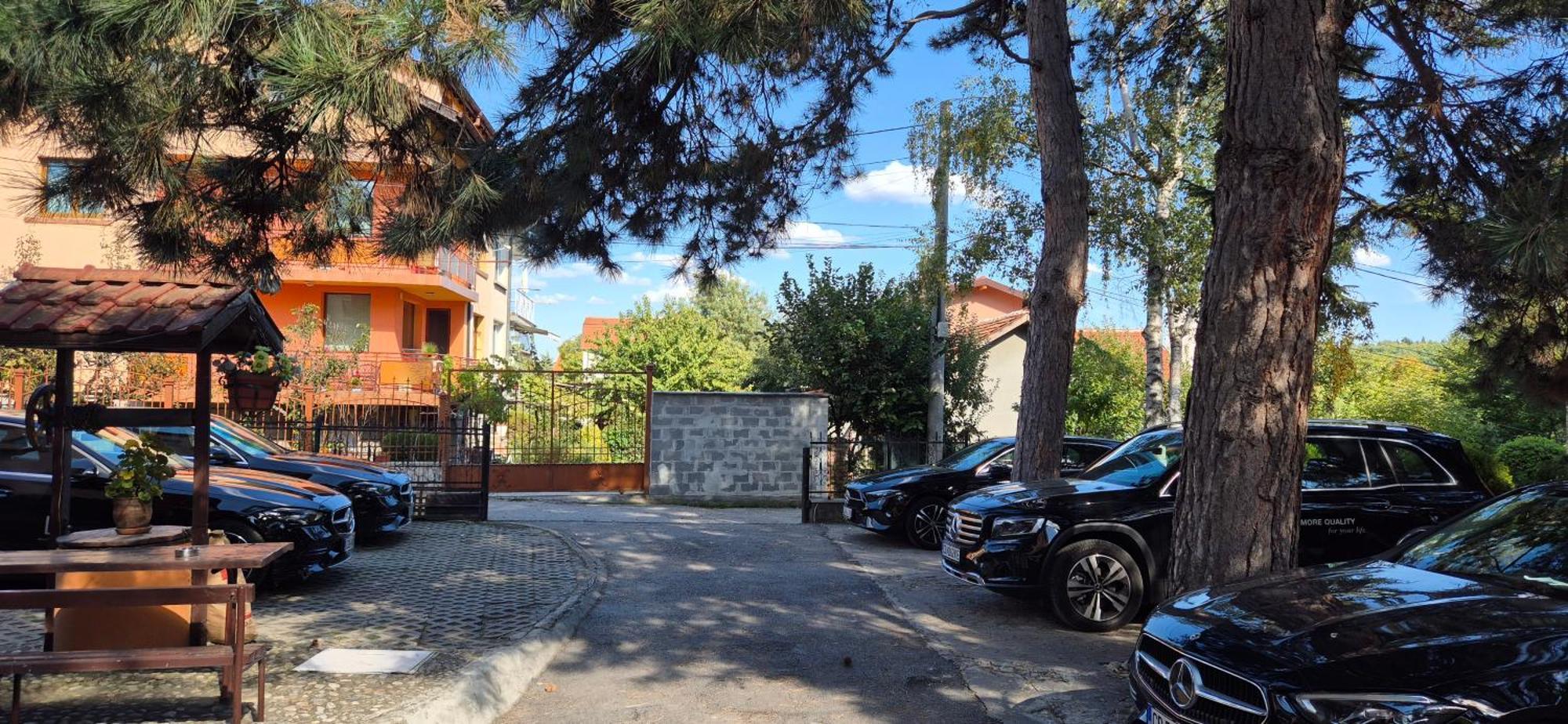 Family Hotel Emaly 1 Bankya Exterior foto